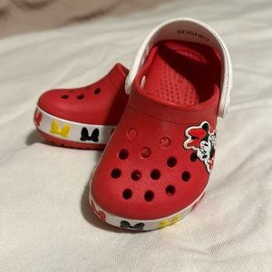 Minnie mouse crocs